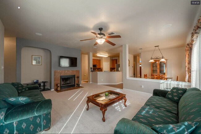 Building Photo - 1242 Sonesta Ln