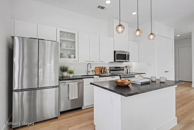 Building Photo - 2217 N Fitzhugh Ave