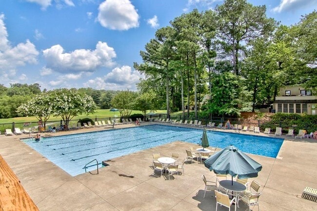 Building Photo - 150 Maribeau Square NW