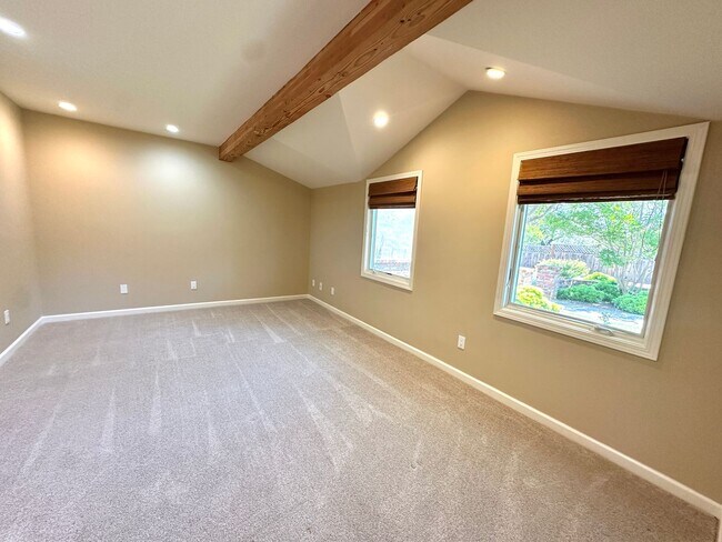 Building Photo - Beautiful 4 Bed 3 Bath Home with Attached ...