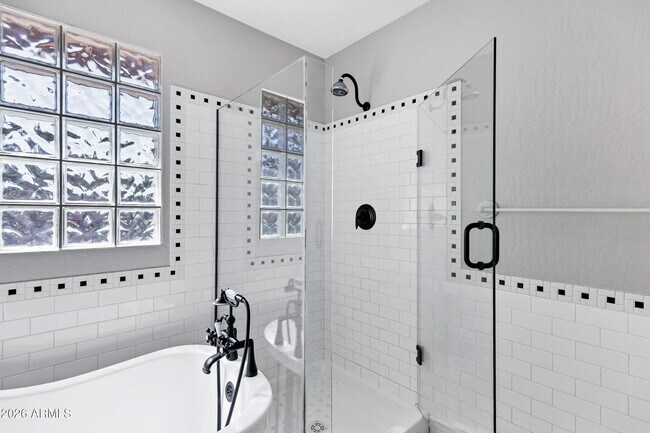 Building Photo - 4315 E Rocky Slope Dr