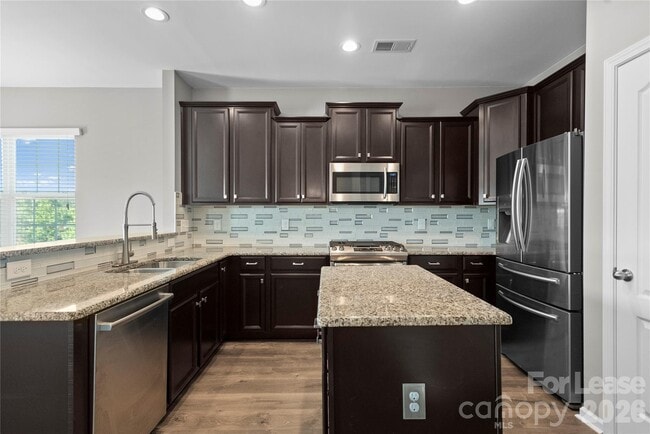 Building Photo - 19002 Lake Breeze Dr