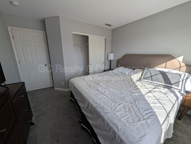 Building Photo - 646 Vine St