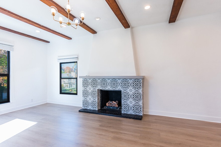 Building Photo - 128 S Harper Ave