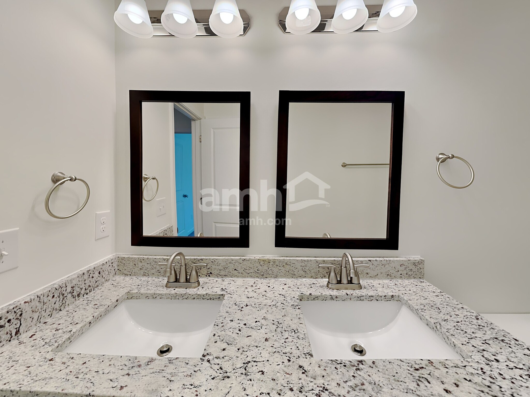 Building Photo - 290 Maxton Ave