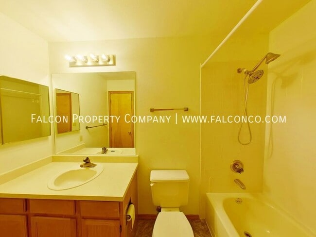 Building Photo - 2526 Elite Terrace