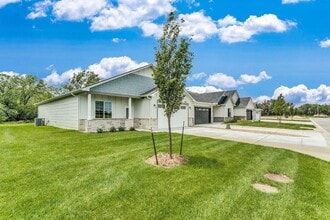 Building Photo - Beautiful and Modern 2 Bedroom