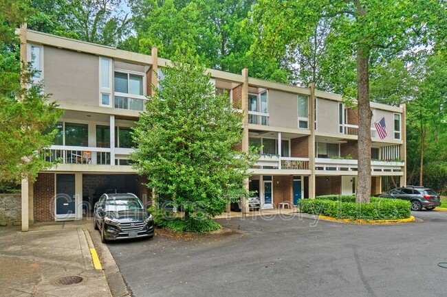 Building Photo - 11593 Maple Ridge Rd