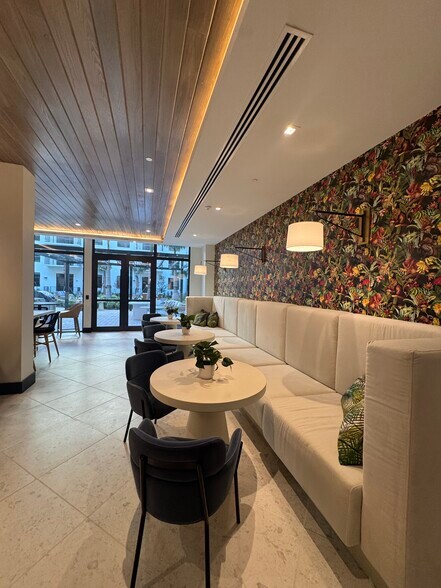 Building Photo - 1655 NW 124th St