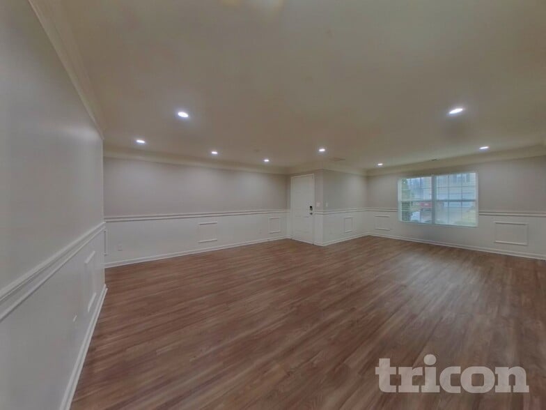 Building Photo - 9821 Bayview Pkwy