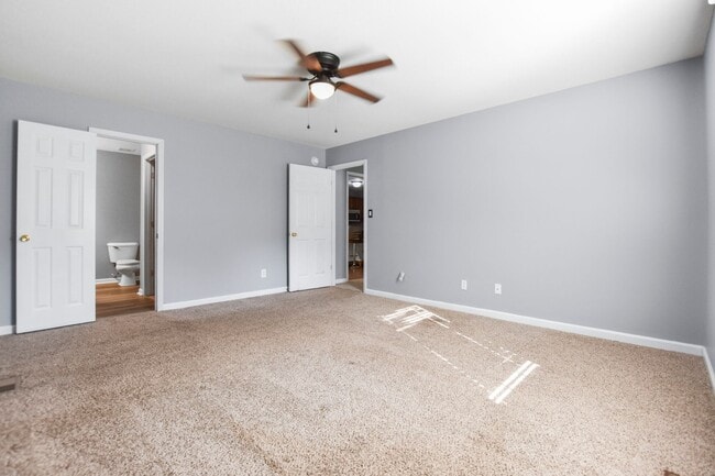 Building Photo - Pet Friendly Three Bedroom!