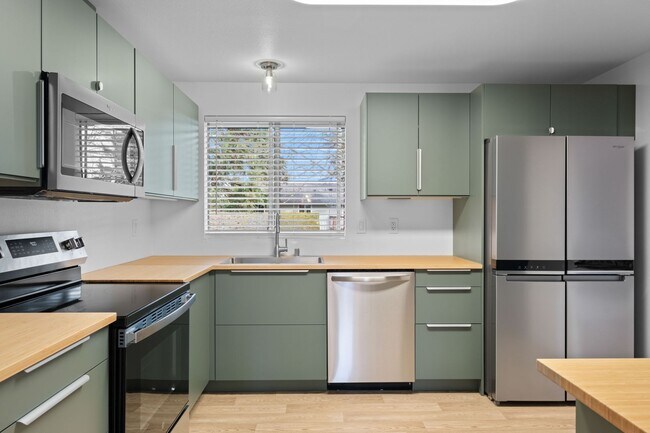 Building Photo - 3bd/1.75ba Mountlake Terrace Home