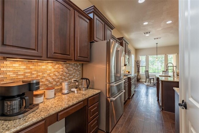Building Photo - 407 Indianwood Dr