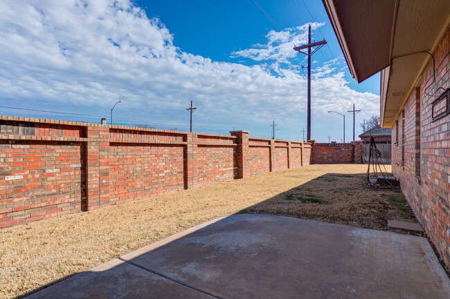 Building Photo - Gorgeous Home in Cooper District!!