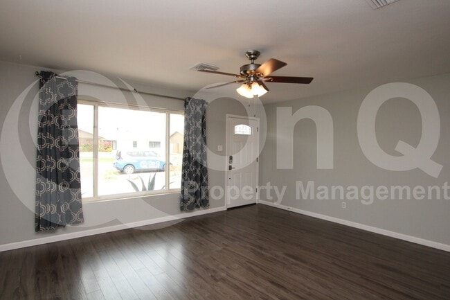 Building Photo - 8033 E Weldon Ave