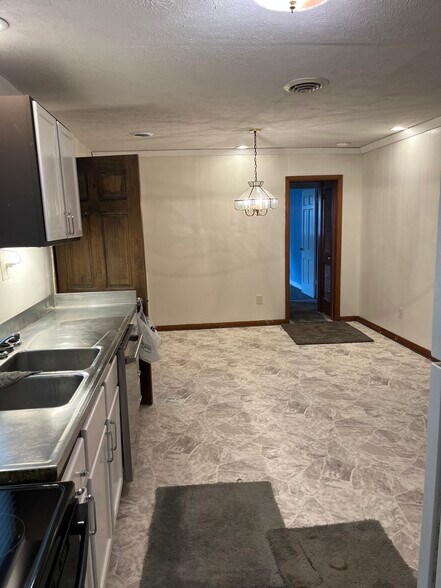Kitchen - 6244 Raleigh Dr