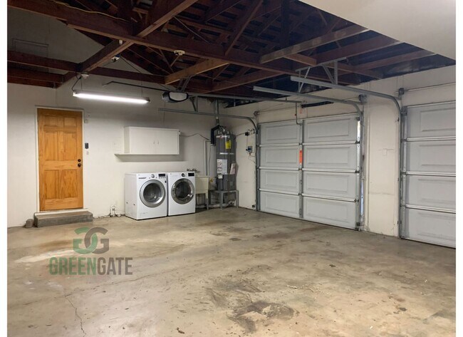 Building Photo - 338 3rd St