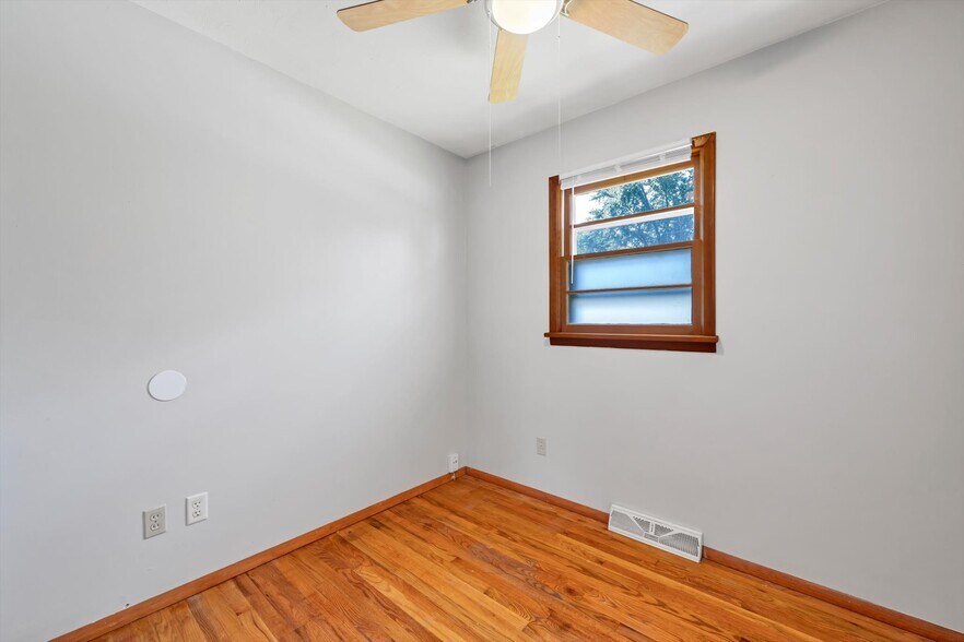 Building Photo - 243 Reasor Dr