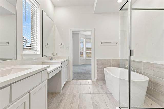 Building Photo - 2410 Doncaster Dr