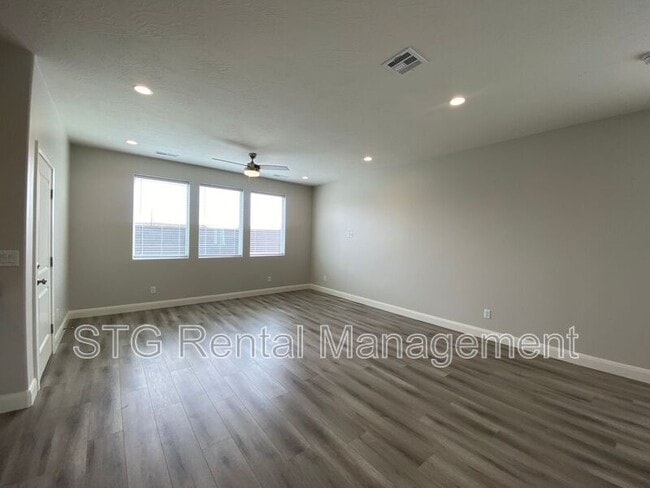 Building Photo - 4381 W 1200 S