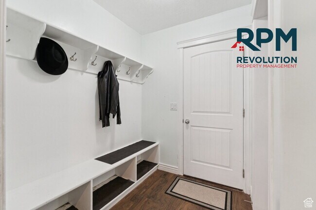 Building Photo - "Spacious 6-Bed Gem with Granite Touches & Cozy Fireplace in Morgan!"