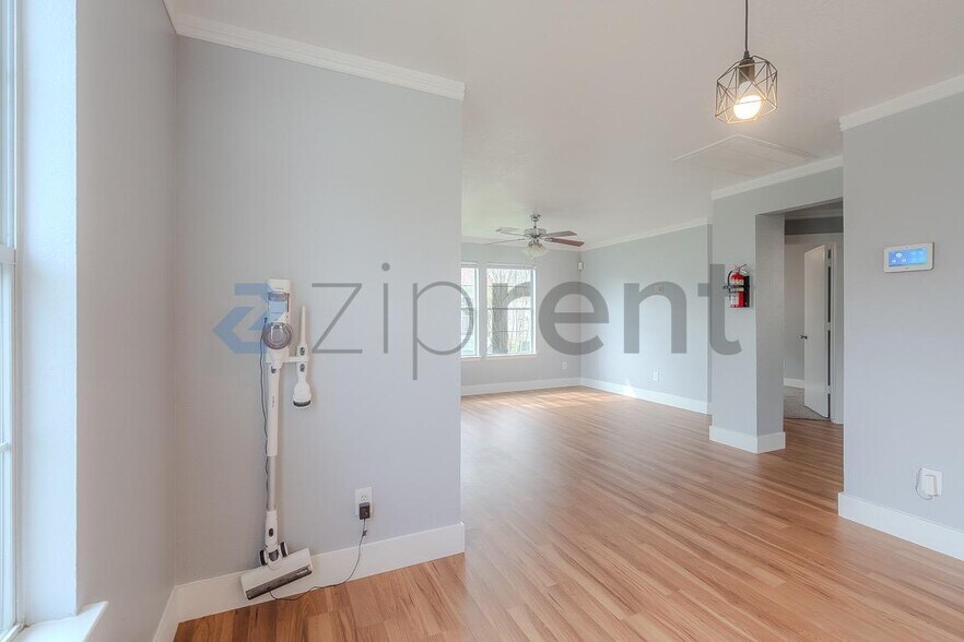 Building Photo - 919 Verde Trails Dr