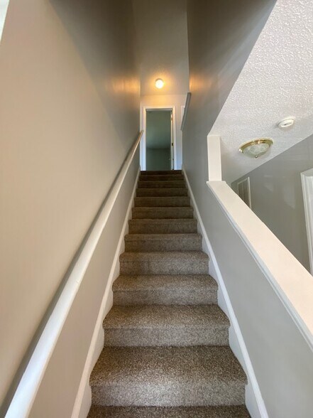 Building Photo - 7 Woodlea Ridge Ct
