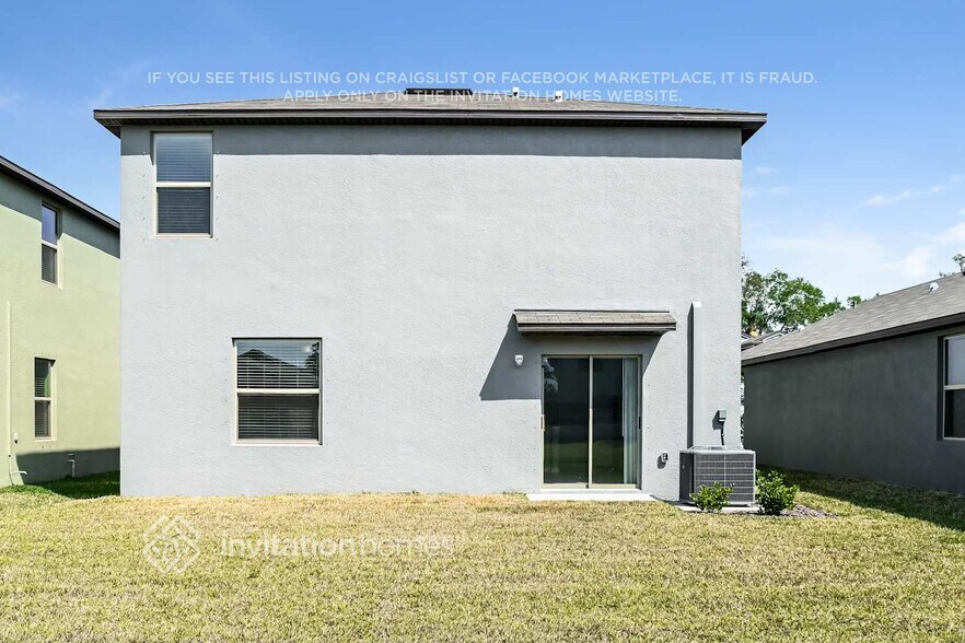 Building Photo - 2215 Jungle Dr