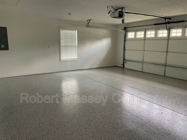 Building Photo - 8505 Saurel Dr