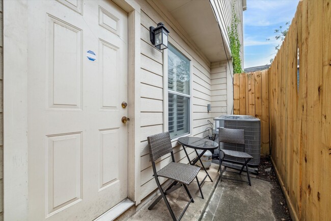 Building Photo - 1213 Oneil St