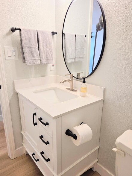 Building Photo - 228 Carmillita Way