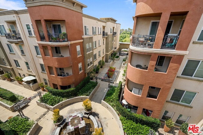 Building Photo - 6020 S Seabluff Dr