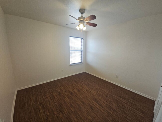 Building Photo - Beautiful 2 Story in Bedford Off Forest Ridge