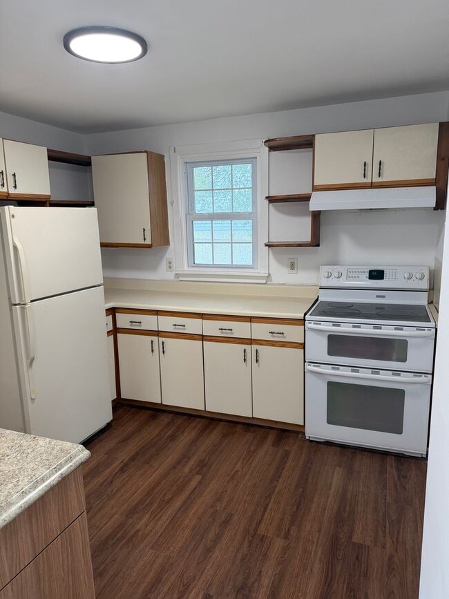 Building Photo - Newly Renovated 2-Bedroom, 1-Bath Single Family Home for Rent!