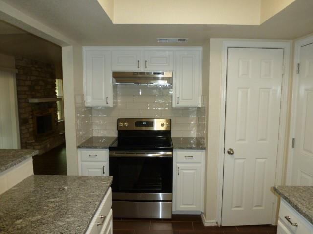 Building Photo - 8502 Slant Oak Dr