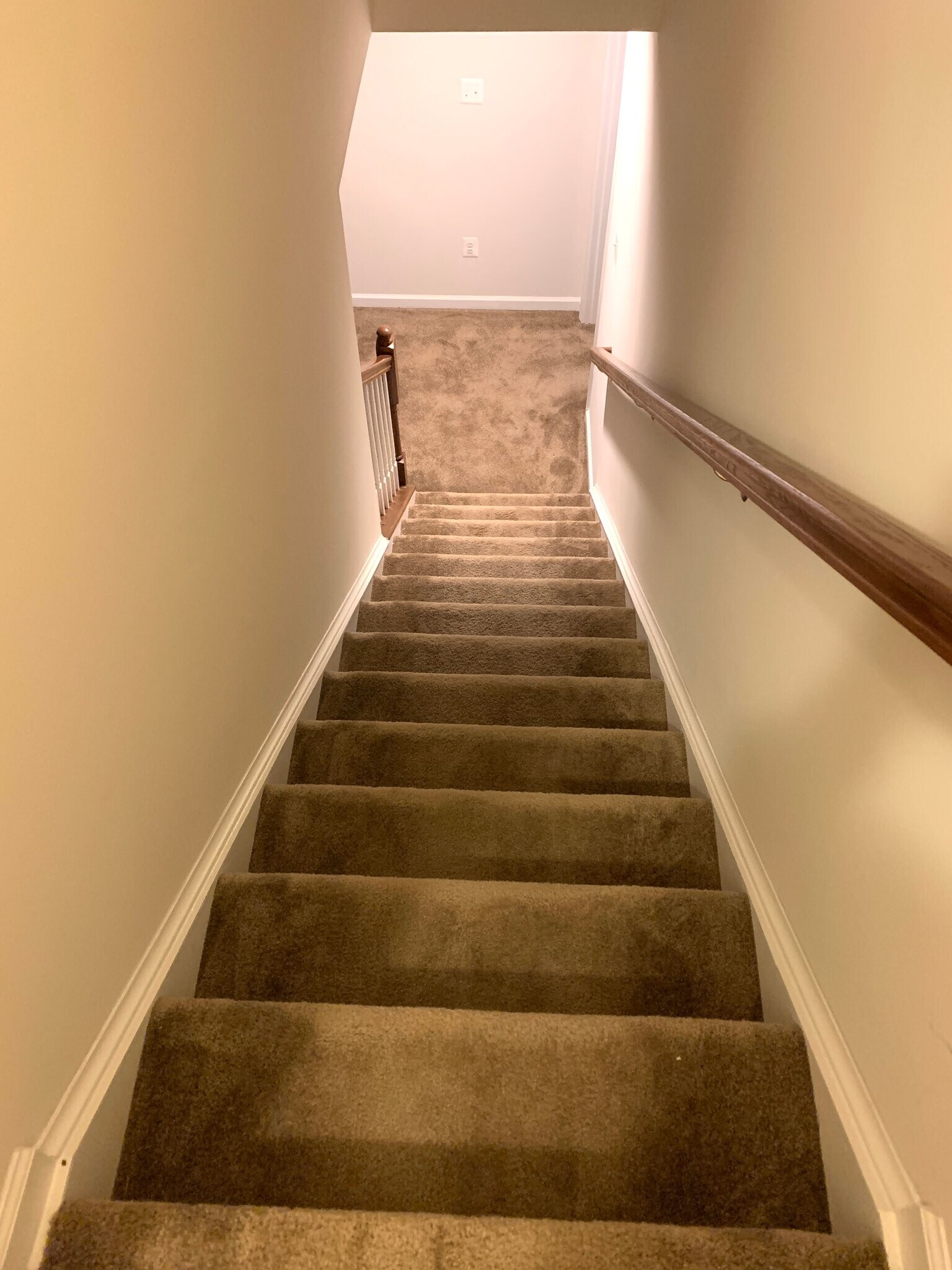 Building Photo - 771 Ravenwood Dr