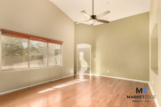 Building Photo - 4Bed/2Bath House at Greenway Rd/175th Ave!...