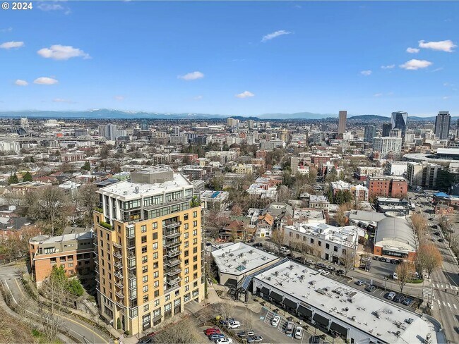 Building Photo - 2351 NW Westover Rd