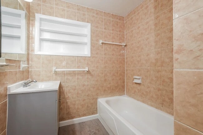 Building Photo - 5918 Tavendale Dr