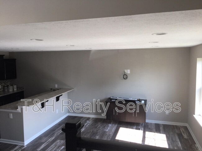Building Photo - 9428 Park Meridian Dr