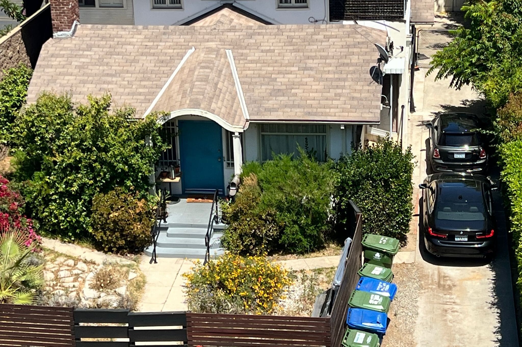 Building Photo - 1448 N Fuller Ave