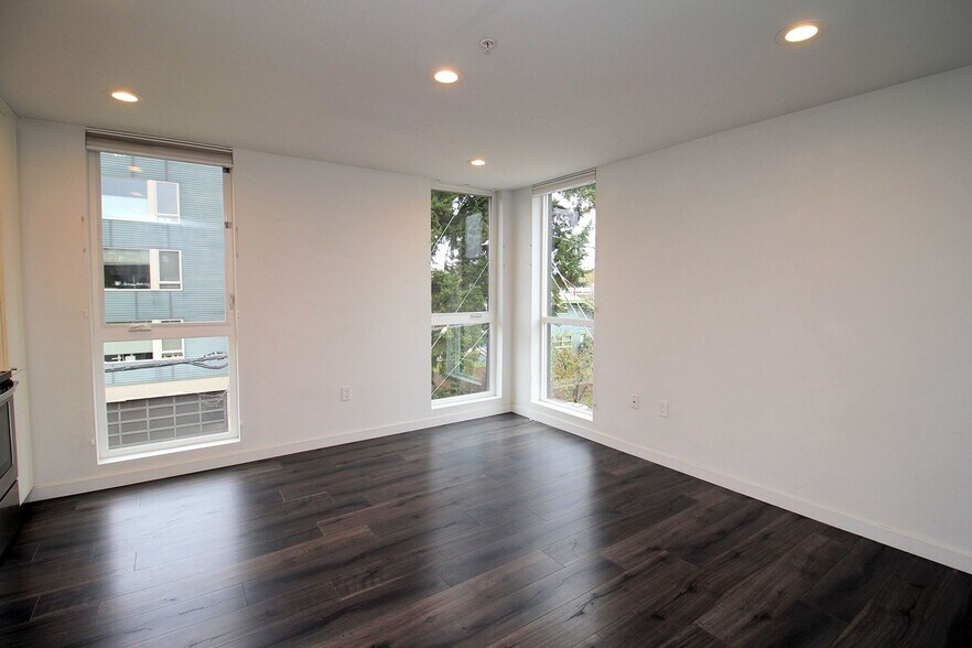 Building Photo - 1480 N Jarrett St