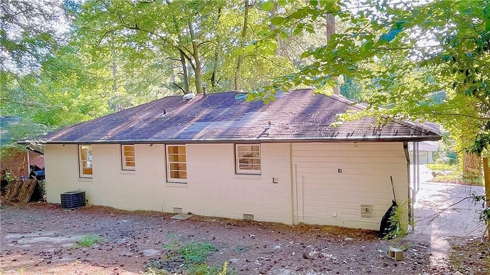 Building Photo - 2744 Fairlane Dr SE