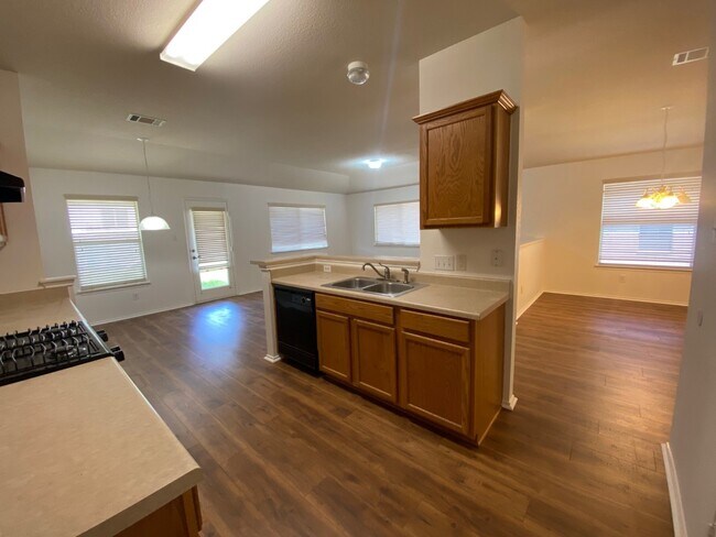 KITCHEN - 1119 Burgess Dr