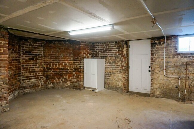 Building Photo - 15 Bearden Ave