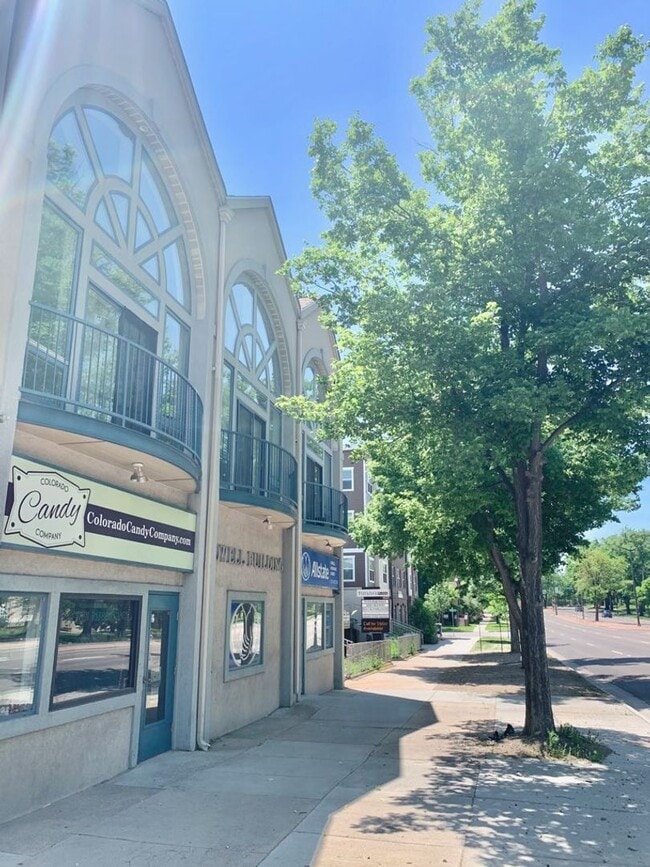 Building Photo - 816 S College Ave