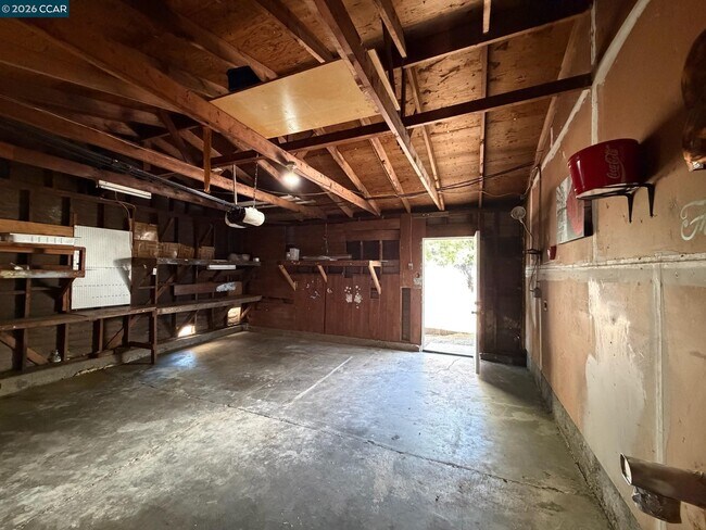 Building Photo - 729 Pennsylvania St