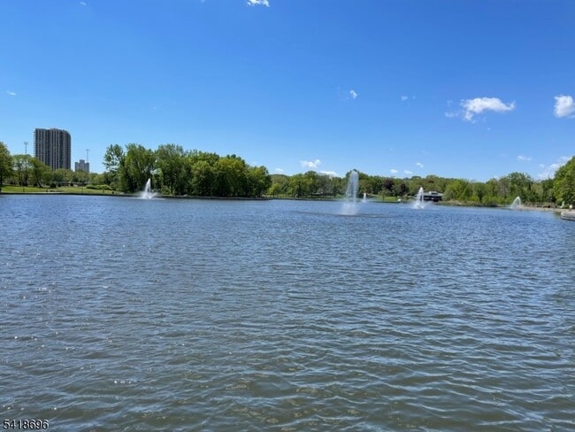 Building Photo - 32 Woodcliff Ave