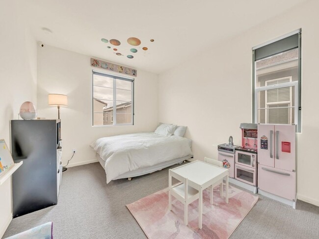 Building Photo - Beautiful 2019 Built 3 bedrooms 2.5 bath!