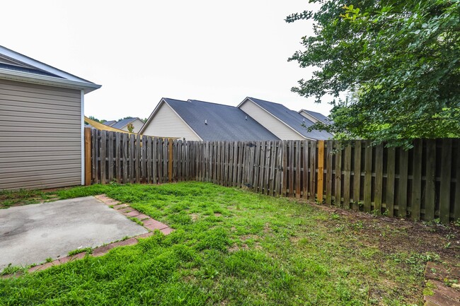 Building Photo - 334 High Meadows Pl